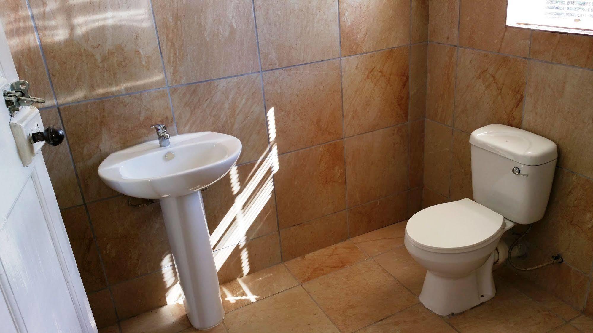 Nguni Country Lodge Middelburg エクステリア 写真